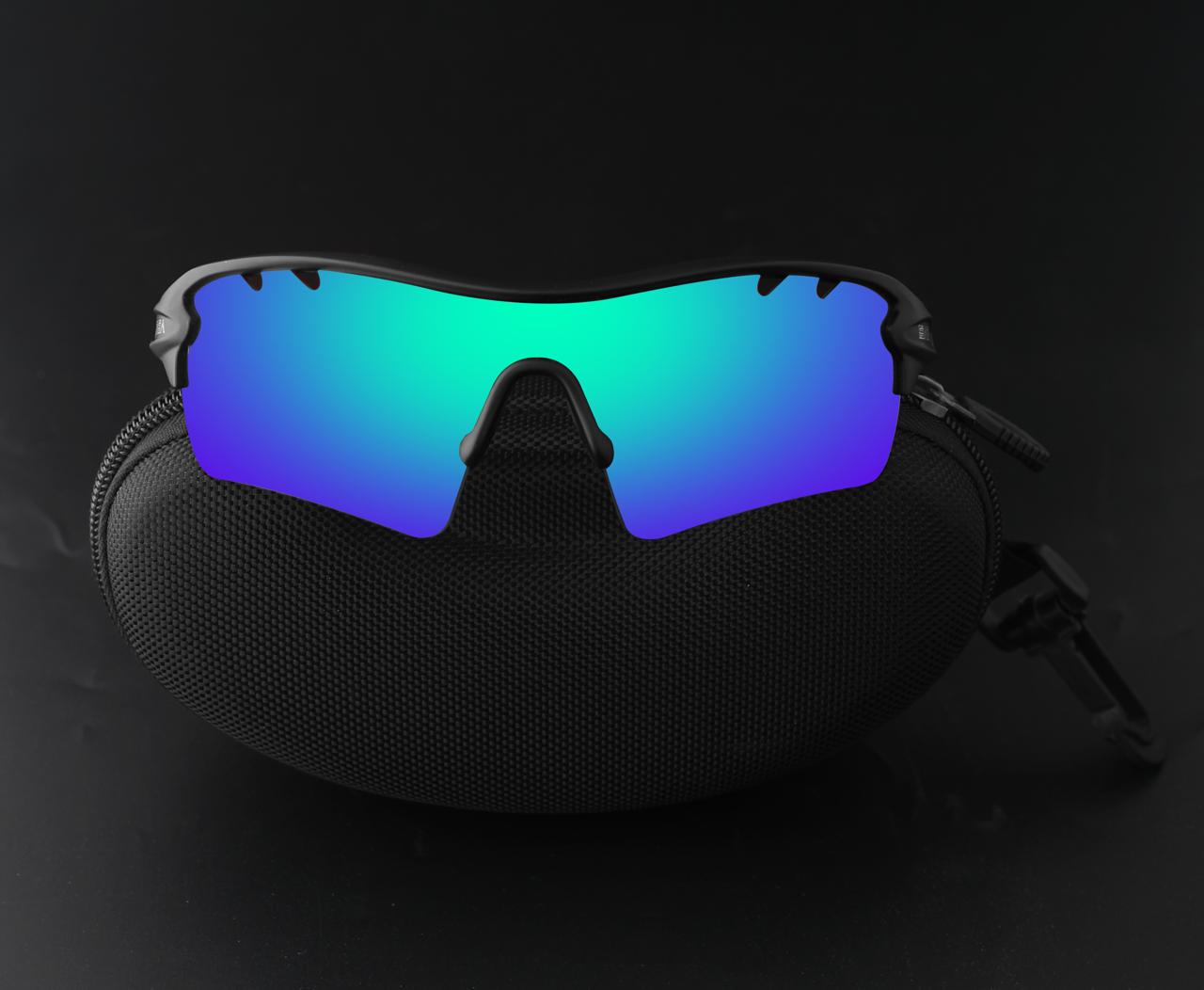 Discover Men's Black Frame Green Lens Sports Sunglasses